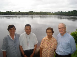 Dom Jose Song em visita ao Rio Negro com as FMA's e Dom Odilo Scherer