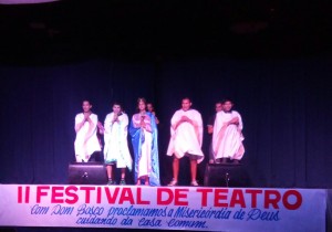 Centro Salesiano de Formação animou os intervalos com um numero de dança (Foto: Divulgação Cest)